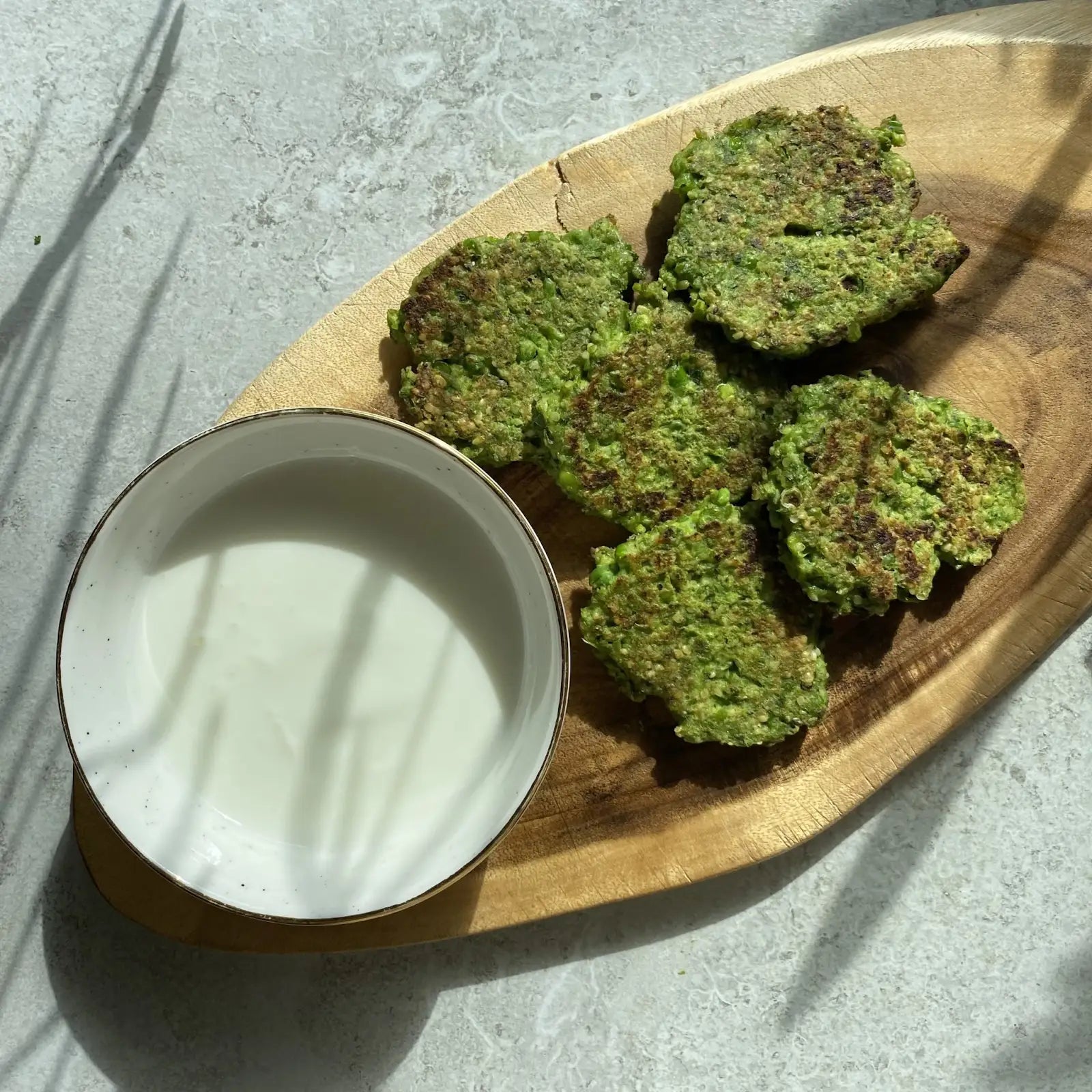 Chutné hráškové placky od Olivie Svobody, špecialistky na výživu detí a mamičiek.